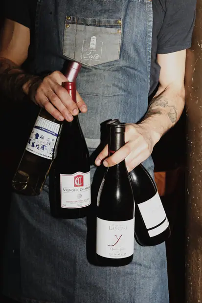 Sélection de bouteilles rapportée du cellier